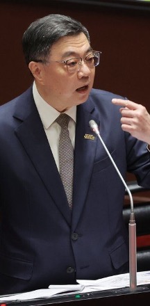 卓嫌 行政院長
